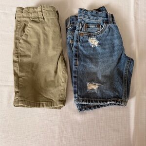 Levi's Olive Chino Shorts & Blue Distressed Denim Shorts Set